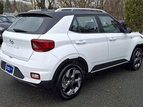 Certified 2023 Hyundai Venue Limited w/ Cargo Package image 8