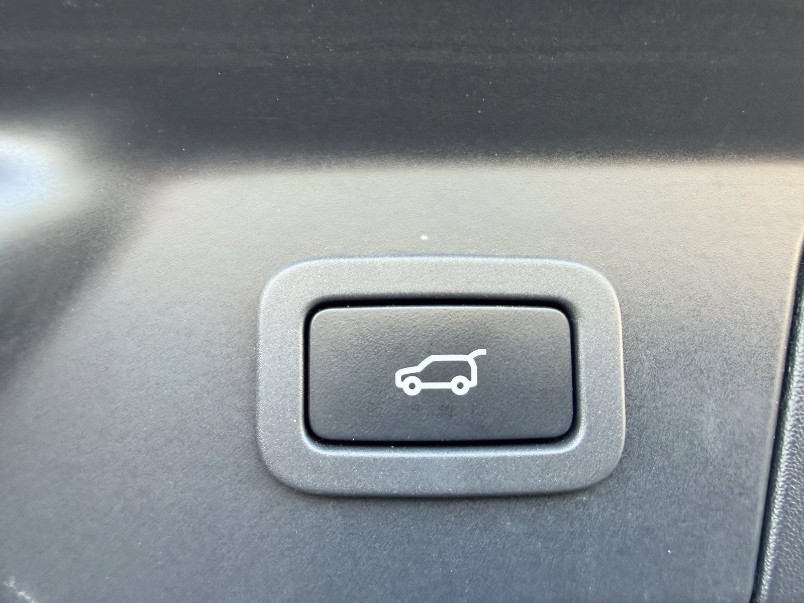 Used 2018 Land Rover Range Rover Velar S AWD/4WD image 22