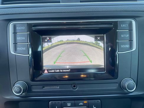 Used 2017 Volkswagen Jetta S w/ Jetta S Cold Weather Package FWD image 21
