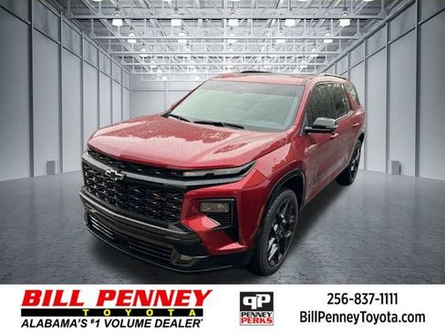 Used 2026 Chevrolet Traverse RS w/ LPO, Floor Liner Package FWD image 1