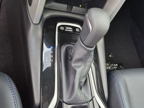 Used 2025 Toyota Corolla Cross AWD Hybrid w/ Convenience Package image 19