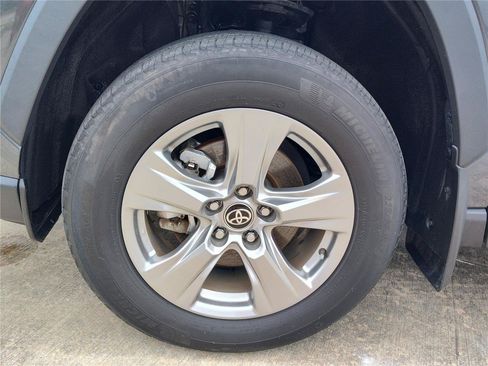 Used 2023 Toyota RAV4 XLE w/ Convenience Package FWD image 13