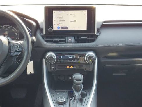 Used 2023 Toyota RAV4 LE AWD/4WD image 30