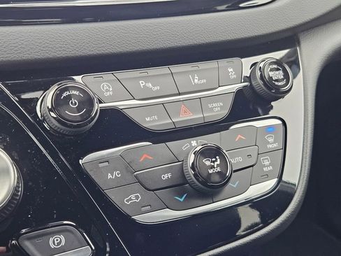 New 2026 Chrysler Voyager LX image 24