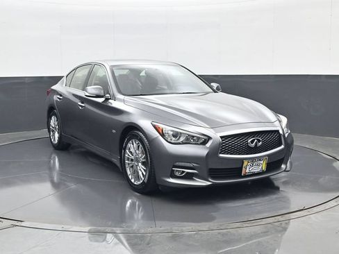Used 2017 INFINITI Q50 Signature Edition w/ All Weather Package (L93) AWD/4WD image 3