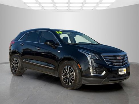 Used 2019 Cadillac XT5 Luxury image 2