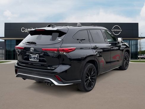 Used 2023 Toyota Highlander L image 5