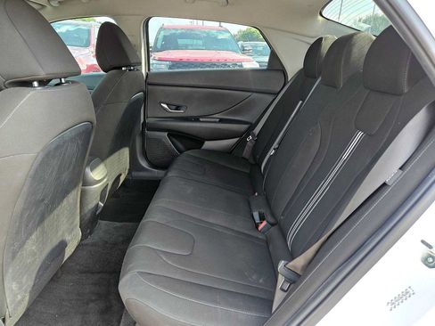 Used 2024 Hyundai Elantra SEL FWD image 12