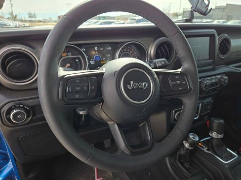 Used 2023 Jeep Wrangler Sport S image 10