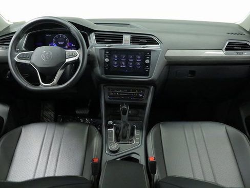 Used 2022 Volkswagen Tiguan SE image 11