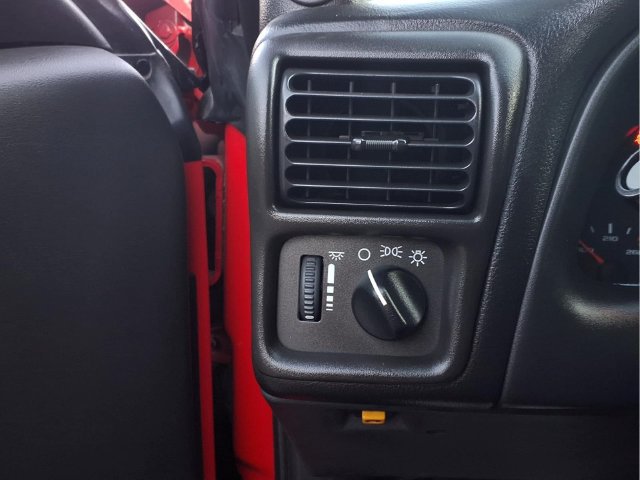 Used 2002 Chevrolet Camaro LT RWD image 12