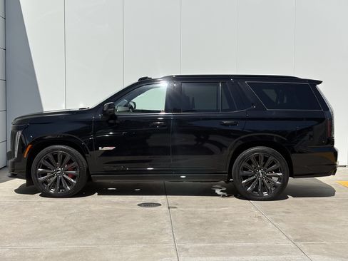Used 2026 Cadillac Escalade V AWD/4WD image 4