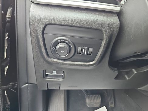 Used 2021 Jeep Grand Cherokee L Limited image 28