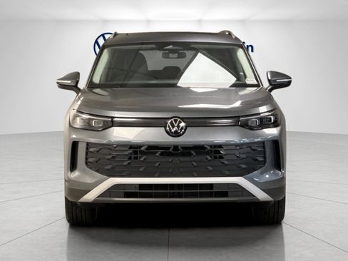 New 2026 Volkswagen Tiguan SE image 8