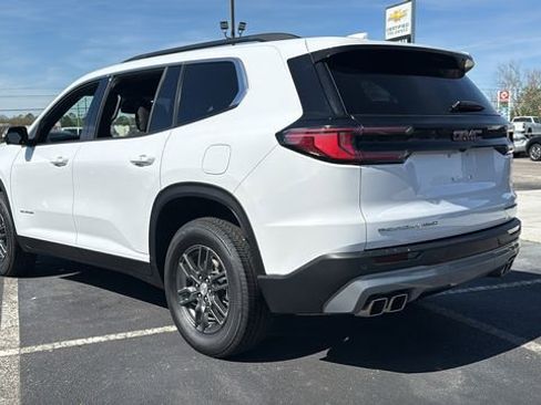 Used 2025 GMC Acadia Elevation image 5