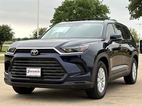 New 2026 Toyota Grand Highlander AWD image 3