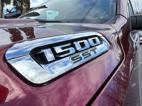 Used 2025 RAM 1500 Laramie image 9