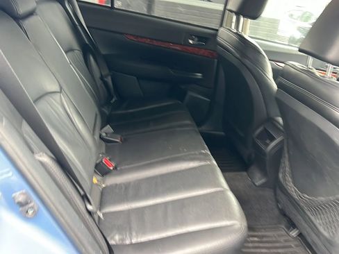 Used 2010 Subaru Outback 2.5i Limited image 27