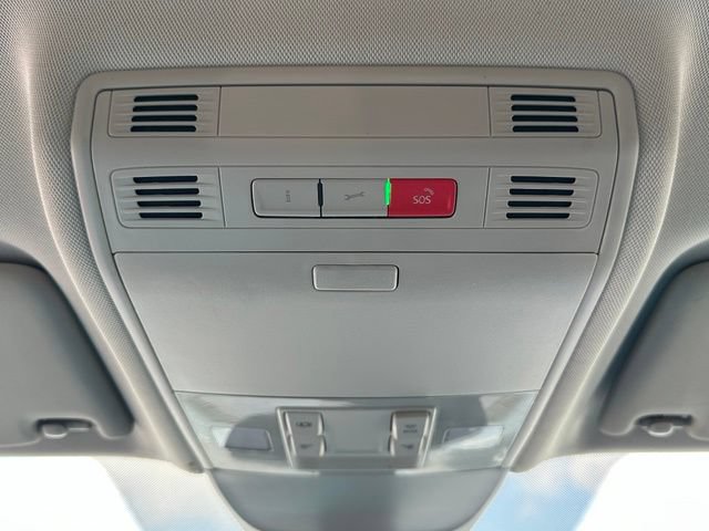 Certified 2022 Volkswagen Taos SEL AWD/4WD image 38