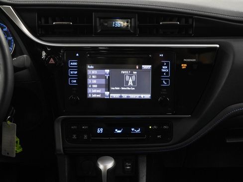 Used 2017 Toyota Corolla SE w/ Carpet Mat Package (TMS) FWD image 15
