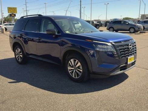 Used 2026 Nissan Pathfinder SL AWD/4WD image 2