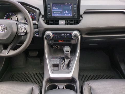 Used 2019 Toyota RAV4 XLE AWD/4WD image 18