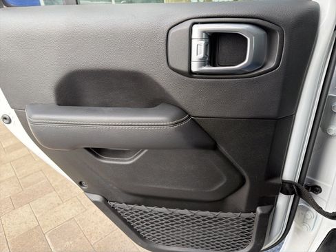 Used 2021 Jeep Gladiator Overland w/ Trailer Tow Package image 82