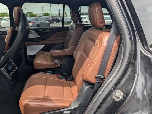 Used 2020 Lincoln Aviator Reserve w/ Equipment Group 202A AWD/4WD image 13