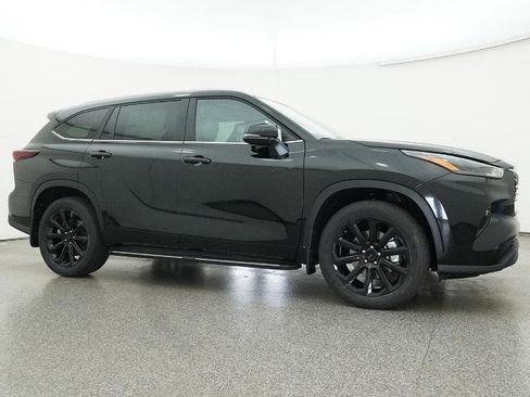 New 2026 Toyota Highlander XLE image 20