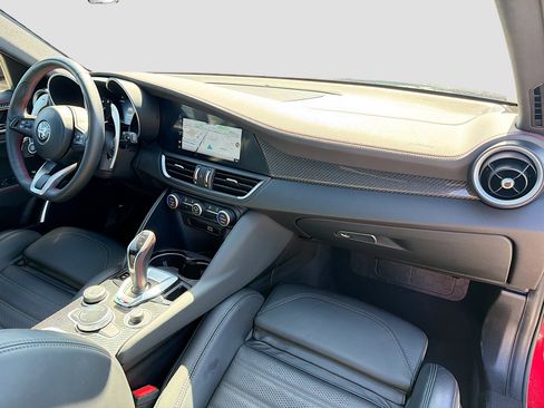 Used 2023 Alfa Romeo Giulia Estrema image 13
