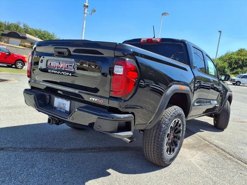 New 2026 GMC Canyon AT4 AWD/4WD image 19