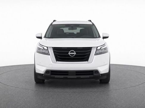 Used 2024 Nissan Pathfinder SV FWD image 4