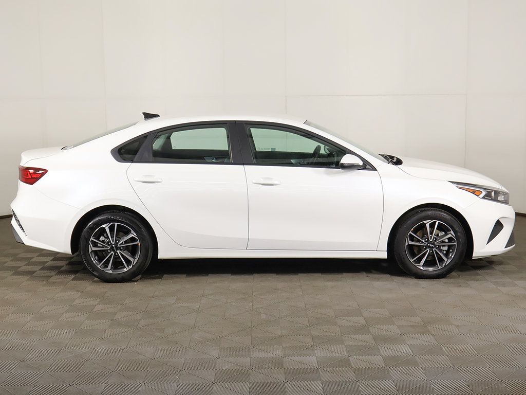 Used 2023 Kia Forte LXS w/ LXS Technology Package FWD image 17