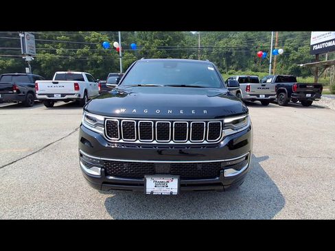 Used 2023 Jeep Wagoneer 4WD image 3