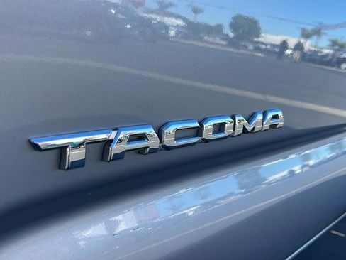 Used 2016 Toyota Tacoma SR5 image 11