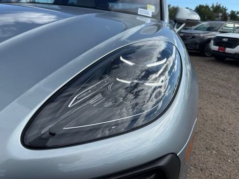 Used 2024 Porsche Macan S AWD/4WD image 10