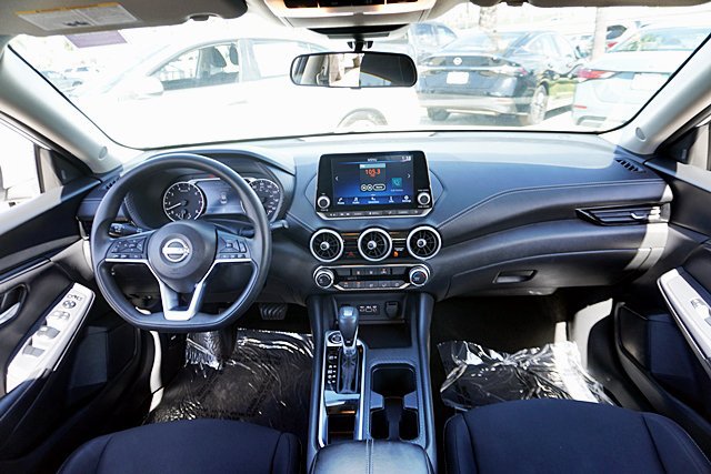 Used 2024 Nissan Sentra SV FWD image 27