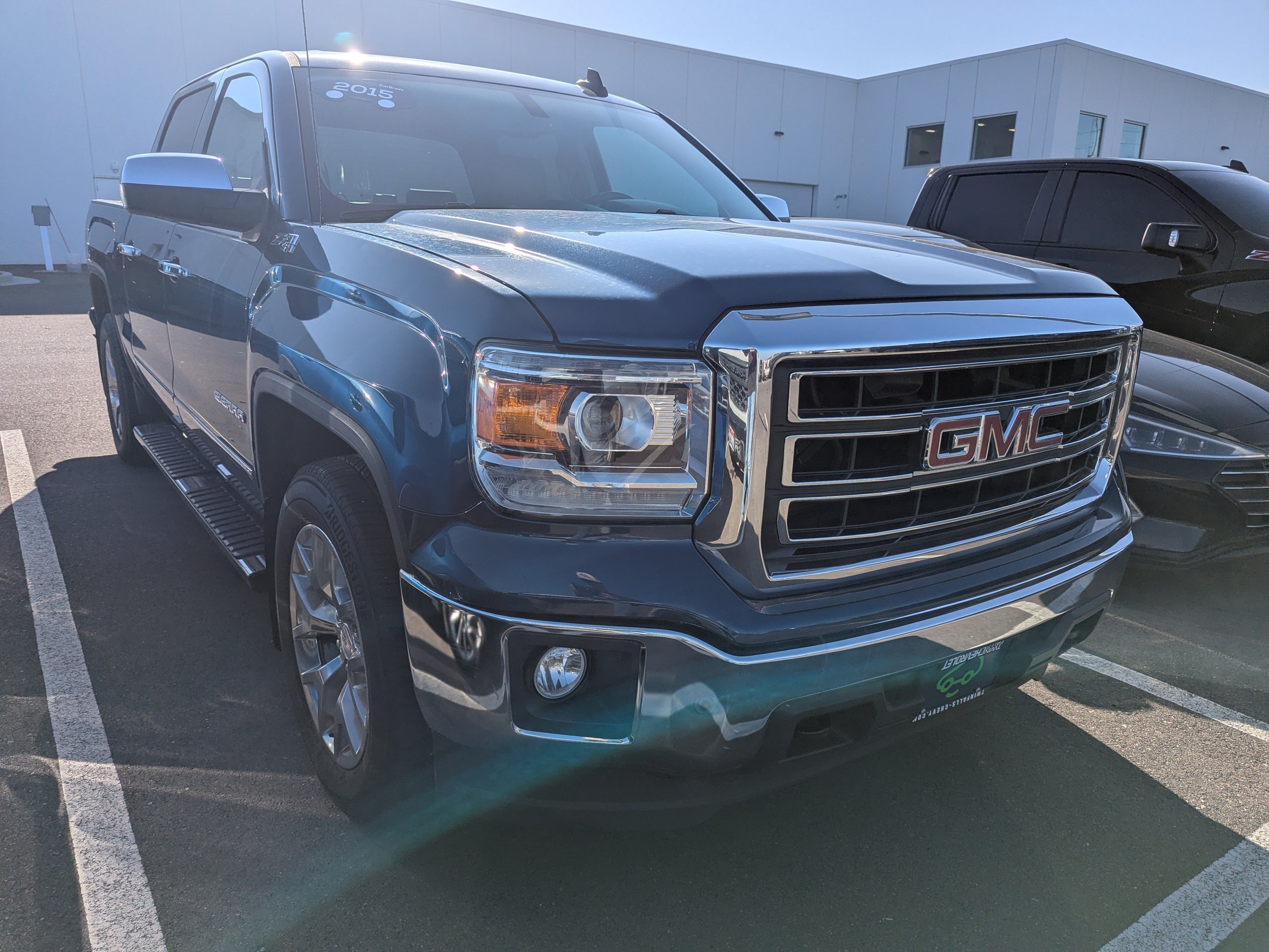 Certified 2015 GMC Sierra 1500 SLT w/ SLT Crew Cab Value Package AWD/4WD image 3