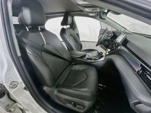 Used 2021 Toyota Camry XSE w/ Navigation Package FWD image 12