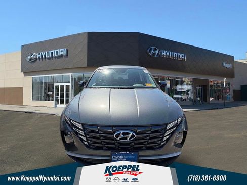 Certified 2023 Hyundai Tucson SE w/ Winter Package AWD/4WD image 2