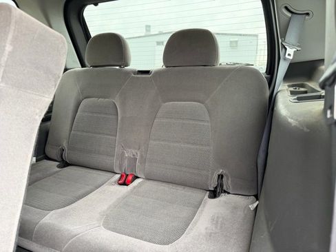 Used 2005 Ford Explorer XLT image 8