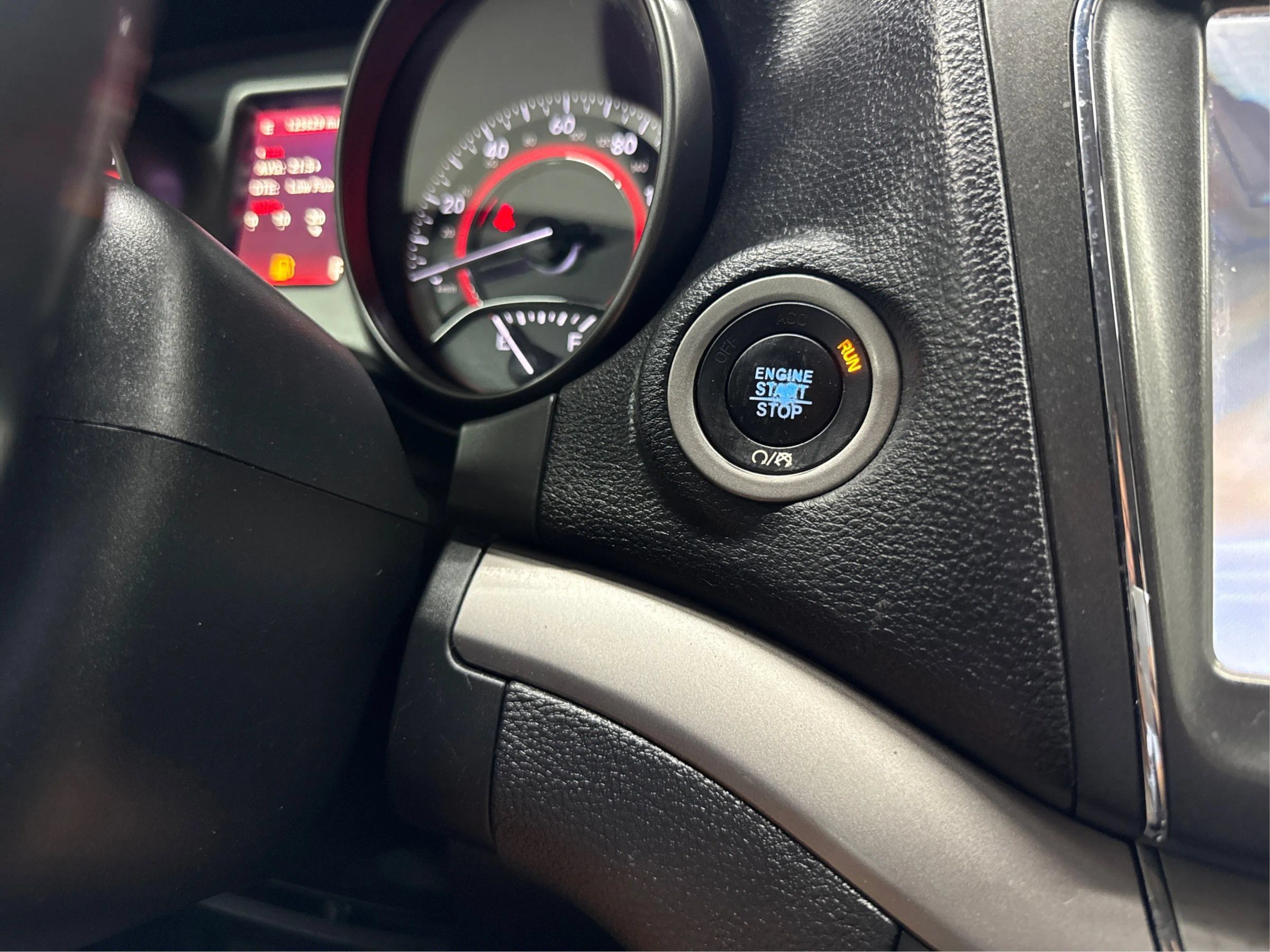 Used 2018 Dodge Journey Crossroad w/ Popular Equipment Group FWD image 19