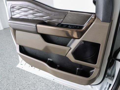 Used 2025 Ford F450 Platinum w/ Platinum Plus Package image 26