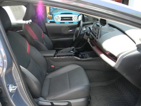 Used 2024 Toyota Prius Prime FWD image 23