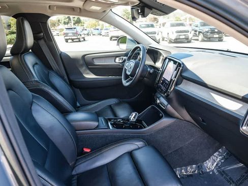 Used 2023 Volvo XC40 B5 Plus AWD/4WD image 15