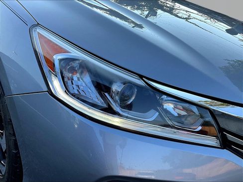 Used 2016 Honda Accord EX-L image 32