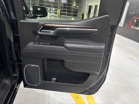 Used 2025 GMC Sierra 1500 SLT AWD/4WD image 34