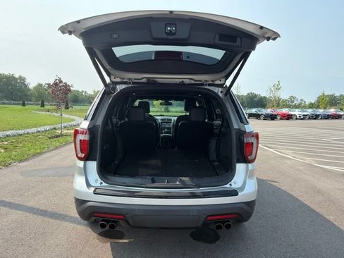 Used 2018 Ford Explorer Sport w/ Ford Safe & Smart Package AWD/4WD image 10