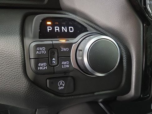 New 2026 RAM 1500 4x4 Crew Cab image 25