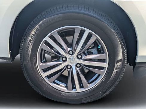Used 2019 INFINITI QX60 Luxe w/ Essential Package FWD image 11